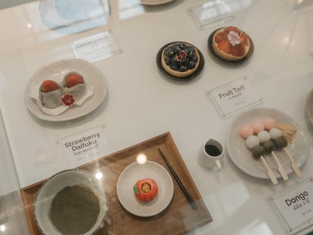 ร้าน RiRi Teahouse 🍰🍦🍨🍢🫣