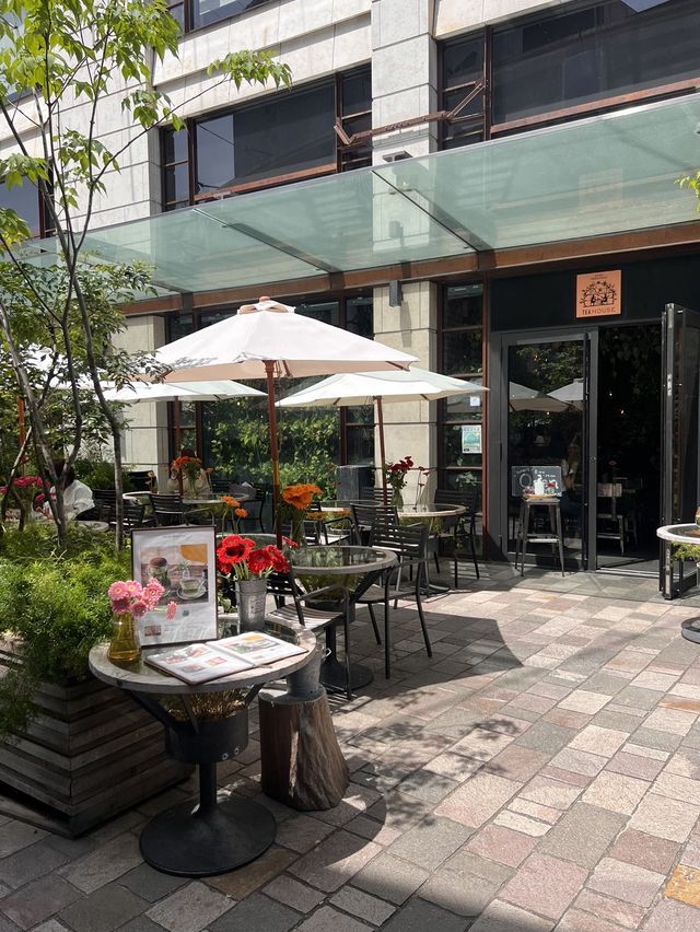 東京【赤坂見附】とてもかわいい🌼お花屋さんのカフェ