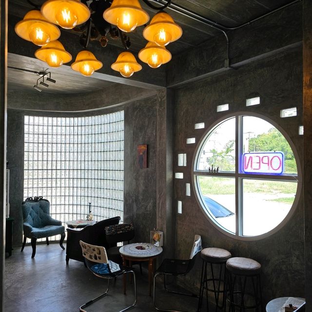 ดิอมฤต ร้านอาหารสุดเก๋ในอุทัยธานี