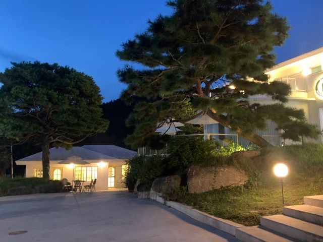 진주에 위치한 대형 베이커리 카페, 메종비
