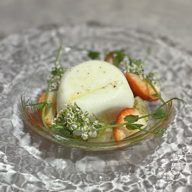【大阪・梅田】土日祝限定のお肉料理とお魚料理のWメインランチ「ヨルゴハン Queux Norme 梅田店」