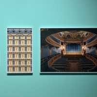 【東京・アート】ウェス･アンダーソンすぎる風景展