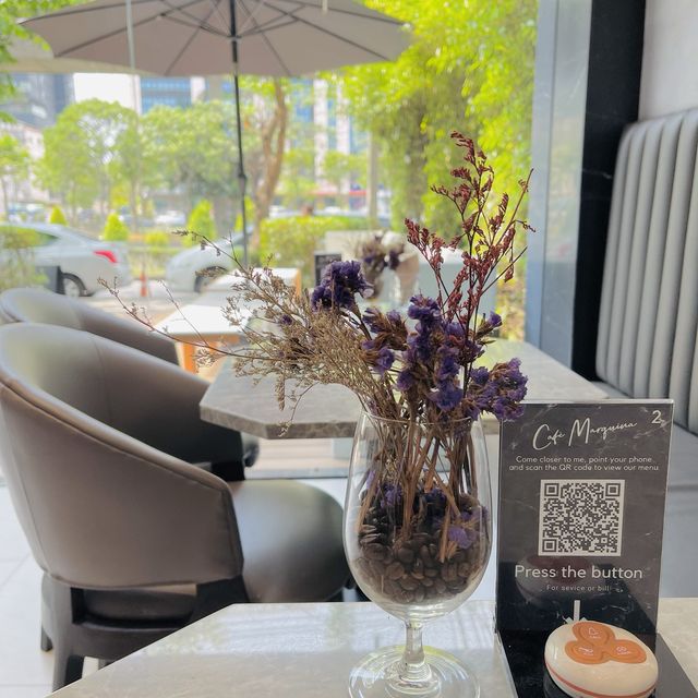คาเฟ่สไตล์บรันช์ Cafe Marquina