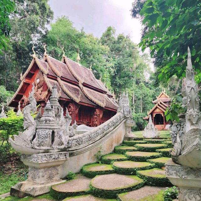 วัดงามกลางขุนเขา