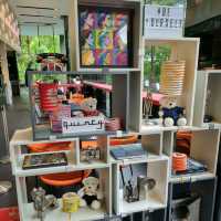 24 hr lounge at Quincy Hotel