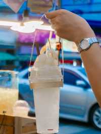เดินเล่นหาของกินยามค่ำคืนที่ตลาดโต้รุ่งหัวหิน