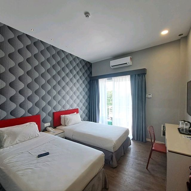 CENANG PLAZA HOTEL : BY THE BEACH HOTEL