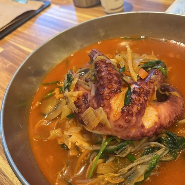 문어🐙 하나가 통째로? 이런 짬뽕 봤어?  문어짬뽕 맛집 부평 란