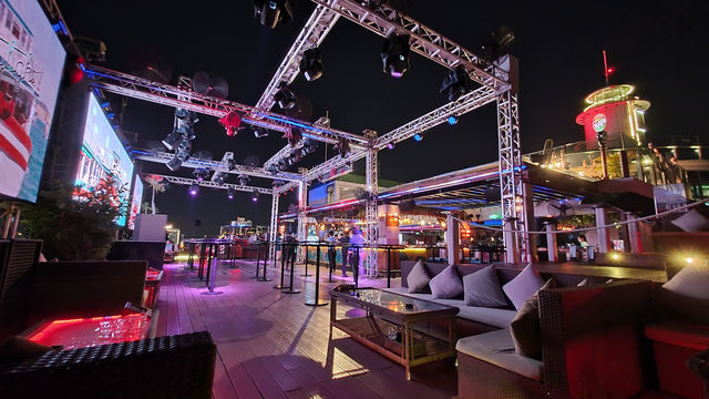 ญาจาง Roof Top Night life