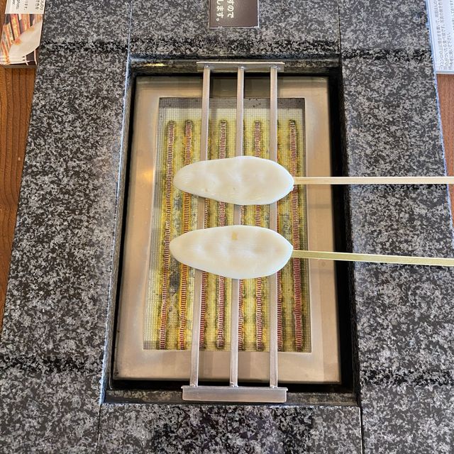 宮城松島「阿部蒲鉾店 松島寺町店」で笹かまぼここんがり焼けました