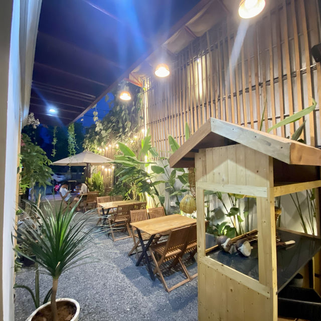 LAKU Cafe & Restaurant @ Kampot 