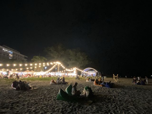 ถนนคนเดิน เกาะหนูเกาะแมว หาดสมิลา