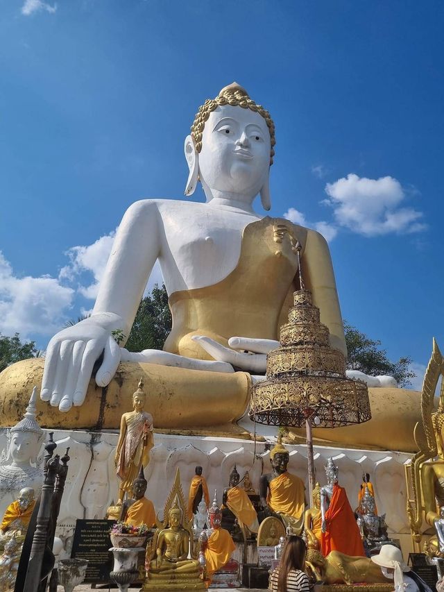 วัดพระธาตุดอยคำ