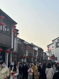 A street that transports you back in time 🏮🏞️🇨🇳