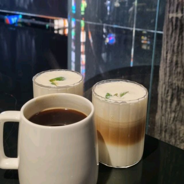 카페에서 펼쳐지는 숲 뷰, 메이드림