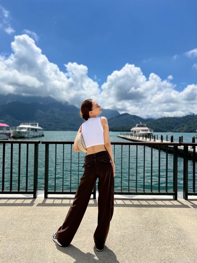 𝐒𝐔𝐍 𝐌𝐎𝐎𝐍 𝐋𝐀𝐊𝐄 ( ไต้หวัน )  𝐒𝐔𝐍 𝐌𝐎𝐎𝐍 𝐋𝐀𝐊𝐄 ( ไต้หวัน )