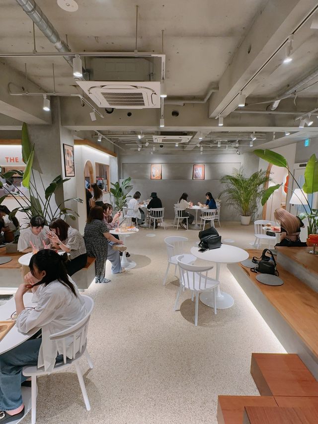 カラフルなスイーツがたくさん THE COOKIE 594 新大久保店