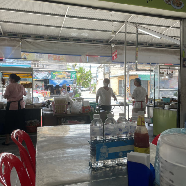 📍ร้านก๋วยเตี๋ยวเจ๊จื้อ สุราษฎร์ฯ
