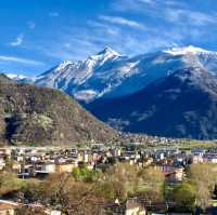 Bellinzona's Grand Castle: Timeless Majesty