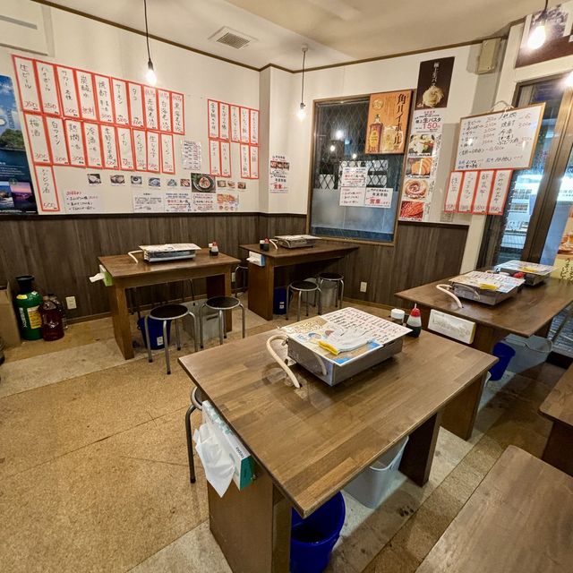 【兵庫・西宮市】活魚水槽の活貝をその場で焼いて味わえる「活貝センター 門戸漁港」
