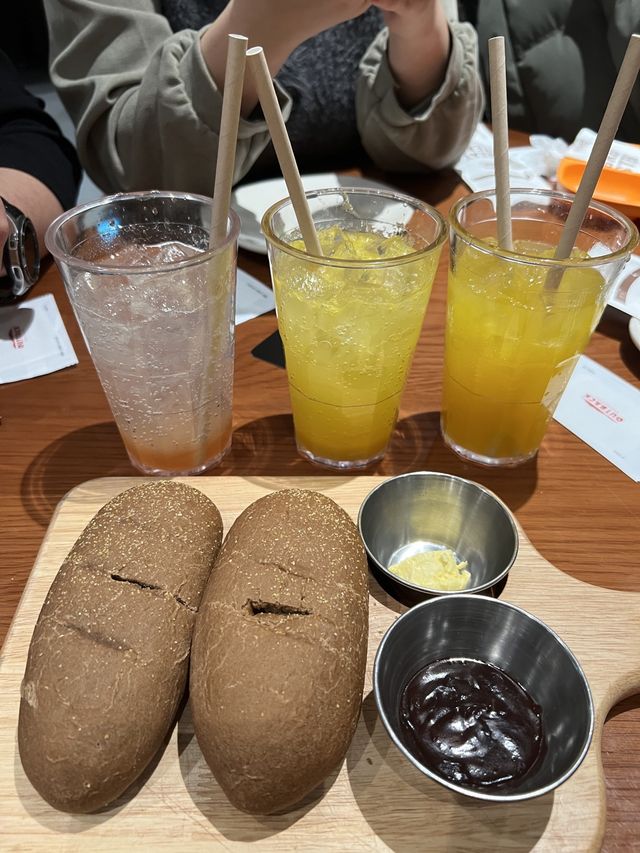 아웃백에서는 스테이크가 진리🥩