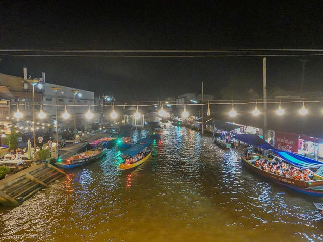 ตลาดน้ำอัมพวา | Amphawa Floating Market. 