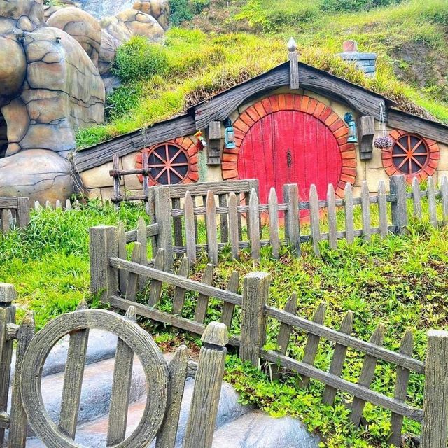 Hobbitoon Village