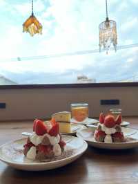【福岡カフェ】ステンドグラスの灯りに癒される大人の空間でくつろぎませんか？