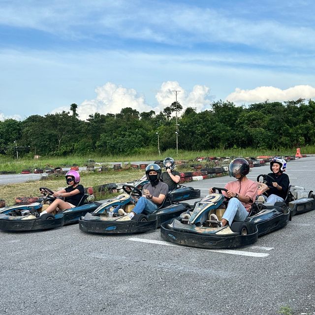 Speed, Action, Adventure! Play gokart