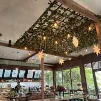 The Glass House ร้านอาหาร กาแฟ ถนนนครอินทร์