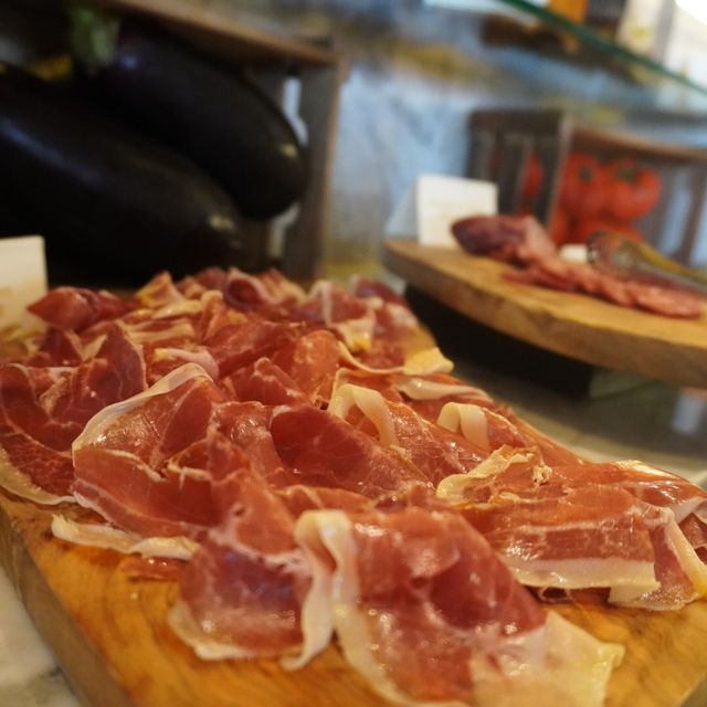 中環望靚景食半自助餐