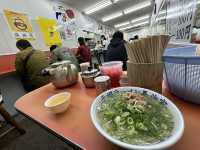 福岡・中央区。24時間営業の長浜ラーメン店『元祖ラーメン 長浜家』