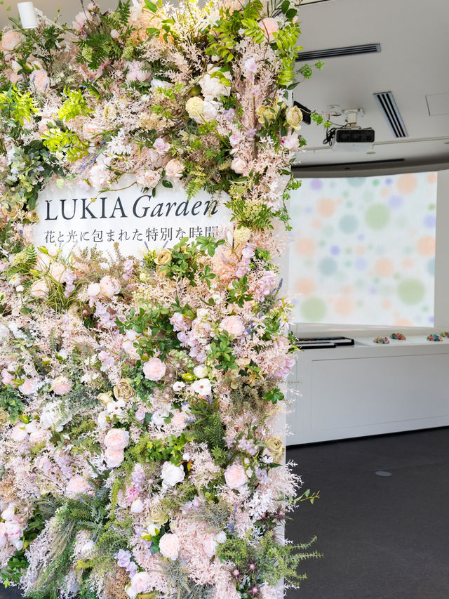 【東京都/原宿】無料スポット🎉お花と光の生み出すフォトジェニックな空間
