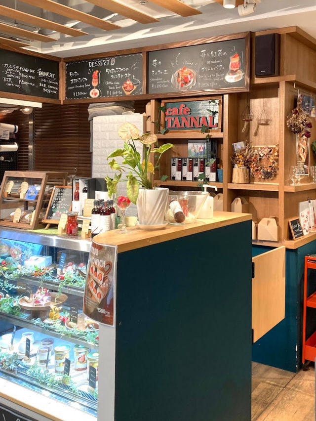 【福岡カフェ】いちご農園直営のいちごスイーツカフェ