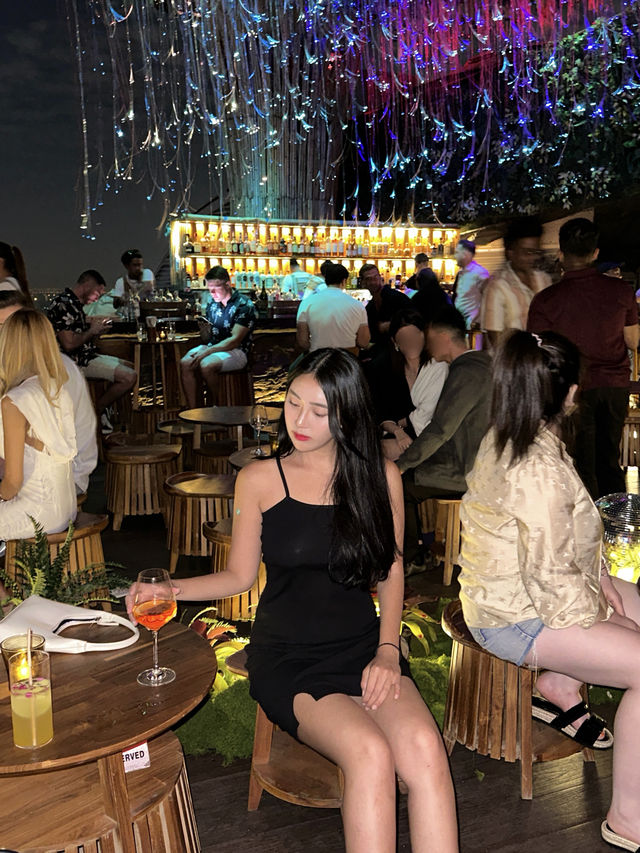 방콕에서 제일 핫한 티츄카 루프탑바 🍷