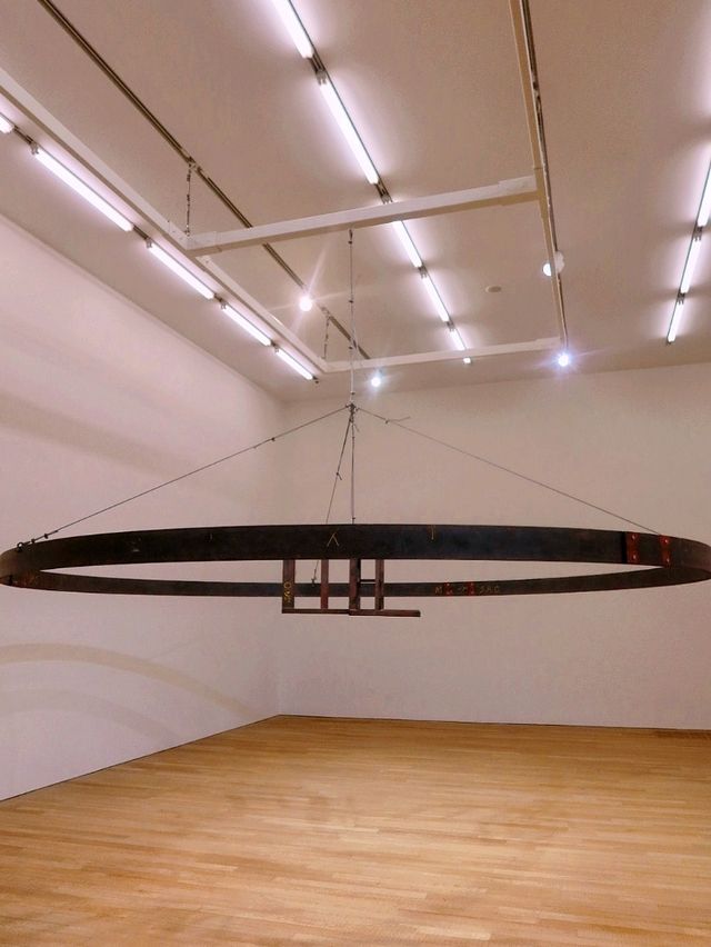 大館當代美術館的「布魯斯・瑙曼」（Bruce Nauman）