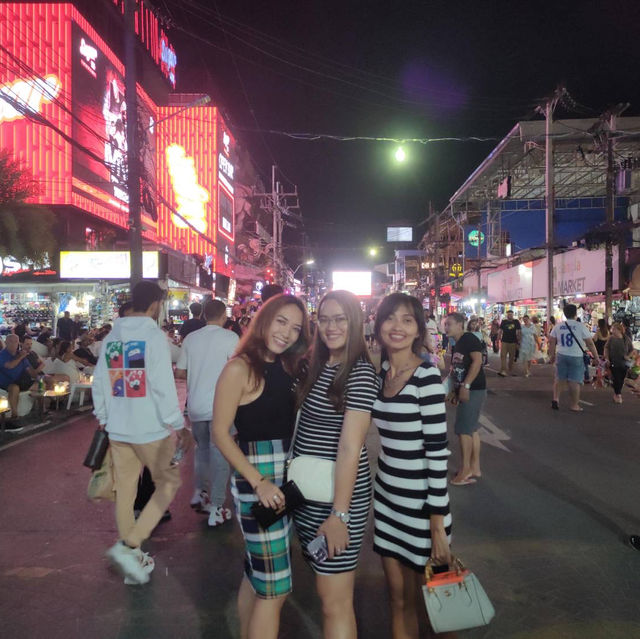 ภูเก็ตทริปกับเพื่อนสาวมันดีมาก