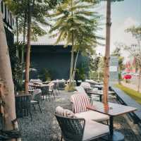 GREYHOUND CAFE | IT WOULDN'T BE GREYHOUND IF IT WASN'T SPACIOUS