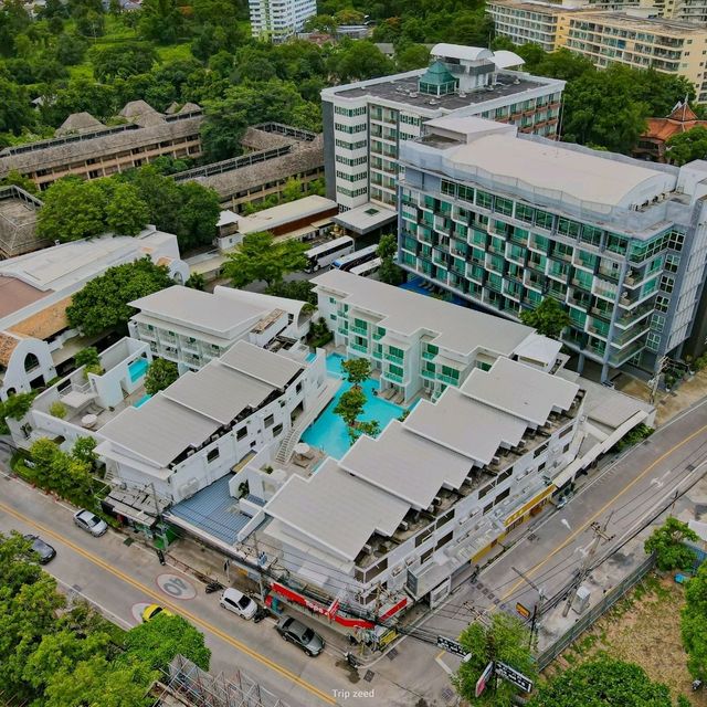 ที่พักสระว่ายน้ำสวย ใกล้หาดวงศ์อมาตย์ พัทยา