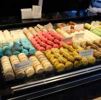 독특한 실내 장식이 인상적인 멜버른 수제 디저트카페 - Zumbo Patisserie South Yarra