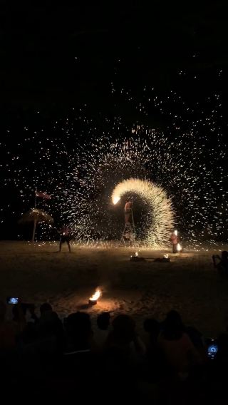 🇲🇾 Witness the Flame: Dazzling Fire Show on Pulau Kapas