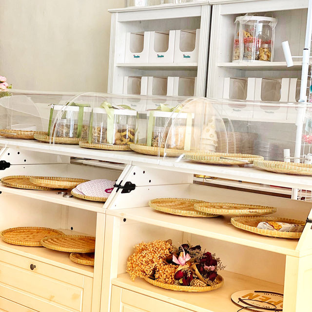 🇲🇾 Mona Liza Cakery: Sweet Treats and Unique Gifts