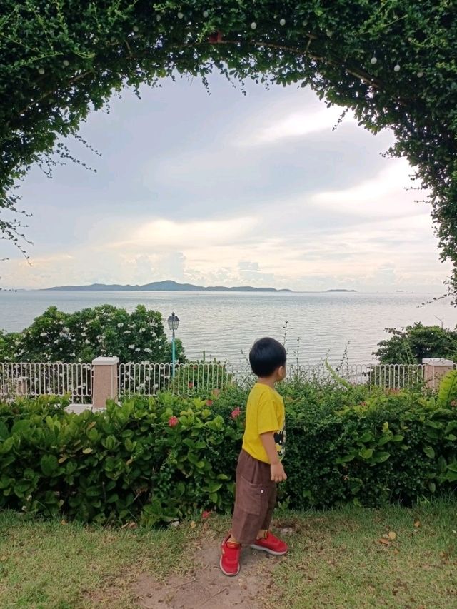 โรงแรมติดทะเล วิวสวยน่าพักผ่อน