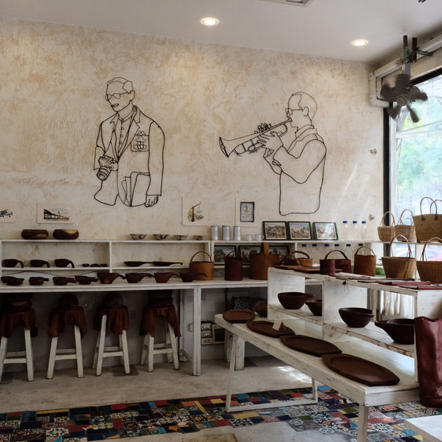 ร้านอาหารสายลมบางปู