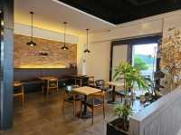 A nice and cozy cafe at the entrance of Anmyeondo