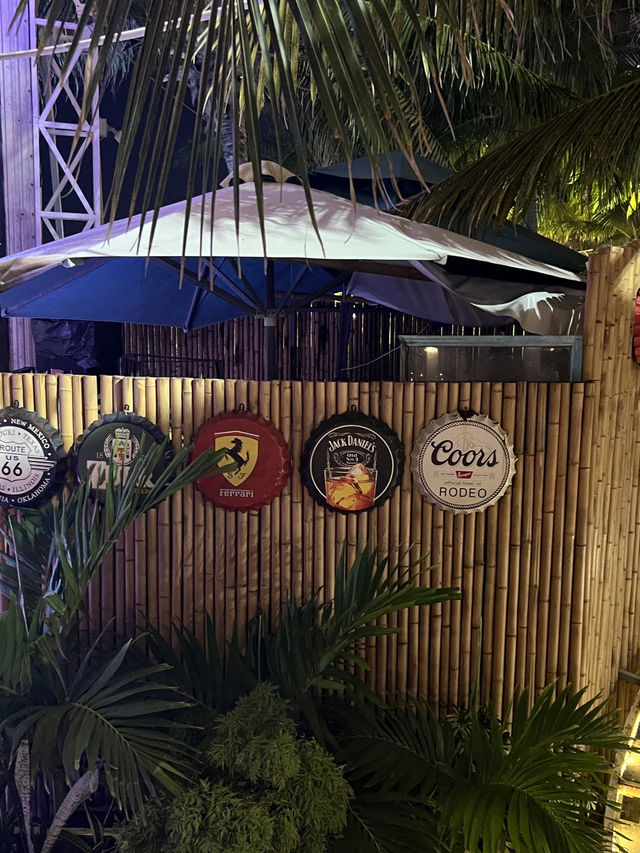 ダナン🇻🇳 雰囲気最高⭐️海が見えるバー🍸