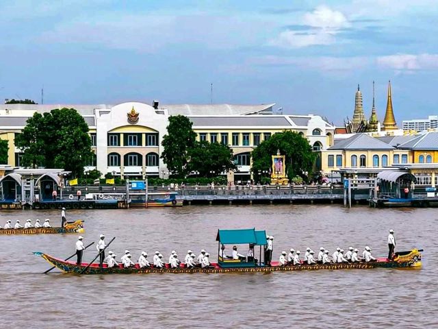 พามาชมการซ้อมขบวนเรือพระราชพิธี
