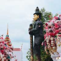 ท้าวเวสสุวรรณหน้าทองคำ 