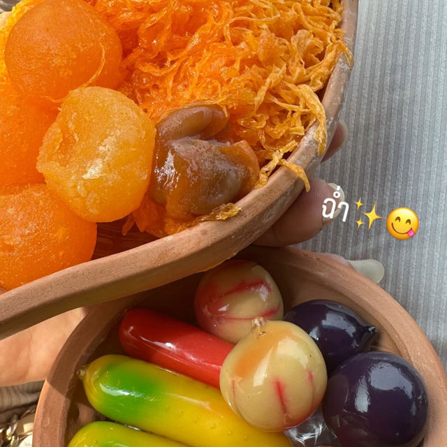เดินกิน in อัมพวา😋✅