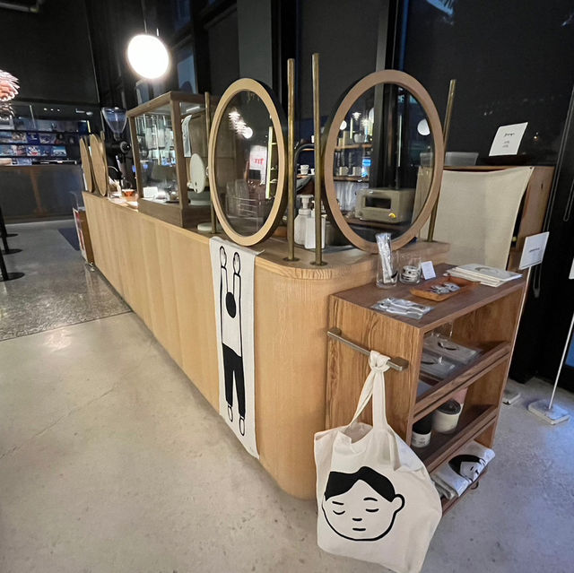 【台湾】台湾伝統とモダンデザインの融合：U.I.J Hotel & Hostel - 友愛街旅館